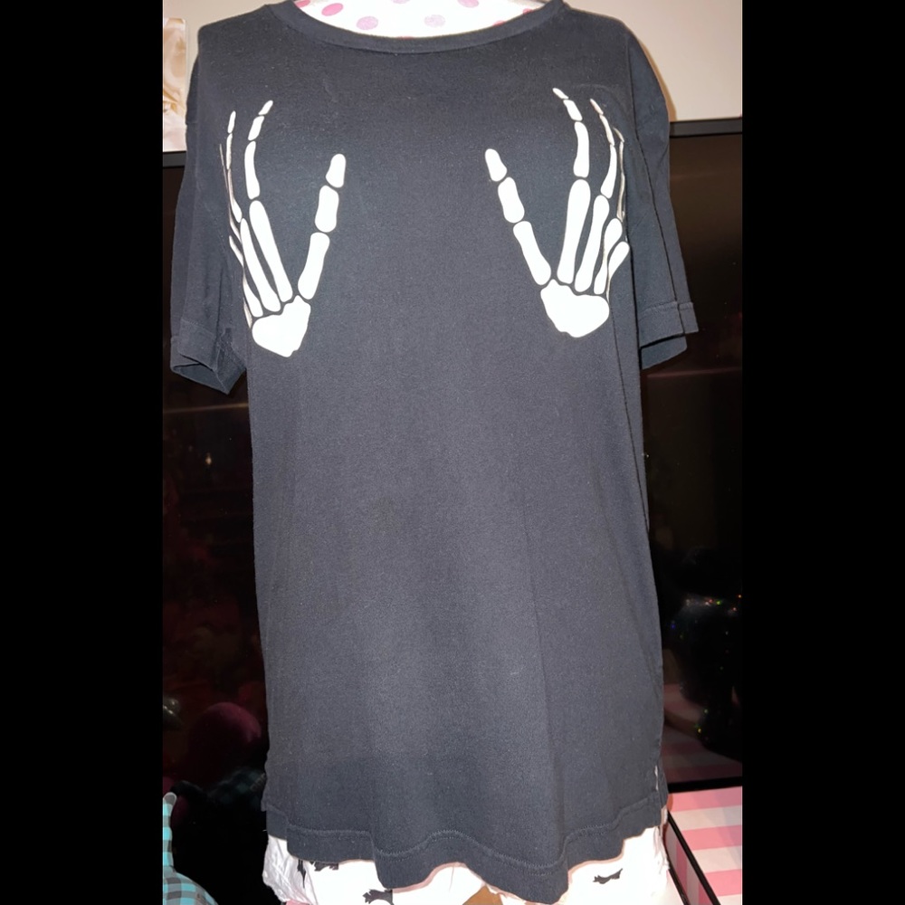 💀NWOT VS PINK HALLOWEEN TOP💀